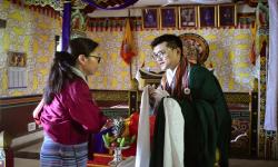 Dasho Dzongdag offering Trashi Khadar